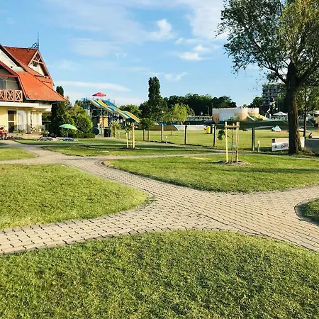 Karoly Appartement Balatonlelle