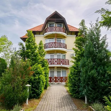 Károly Apartamento *