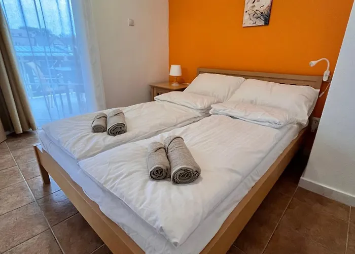 Karoly Apartment
